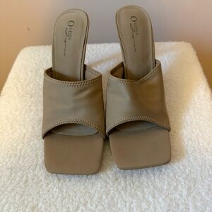 NWOT Tan Women's Mules
